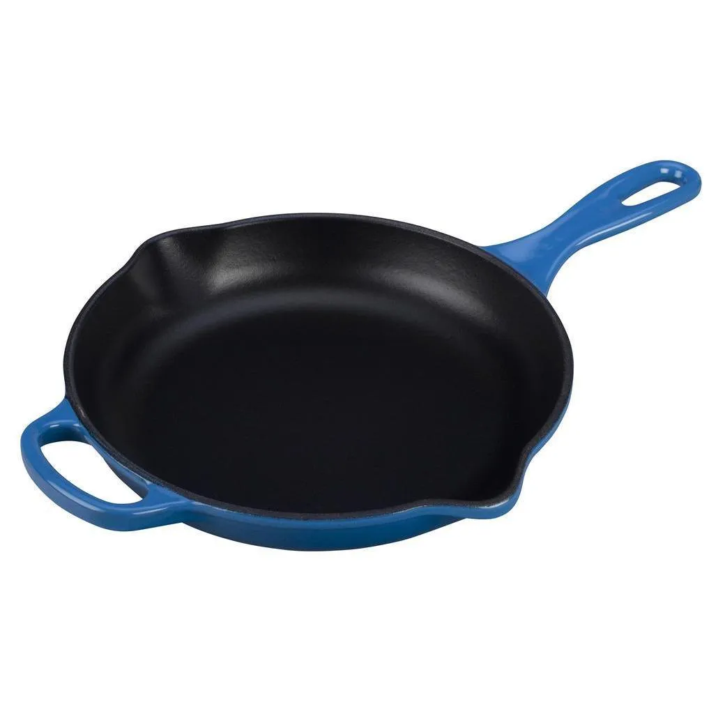 Le Creuset 9″ Signature Cast Iron Handle Skillet