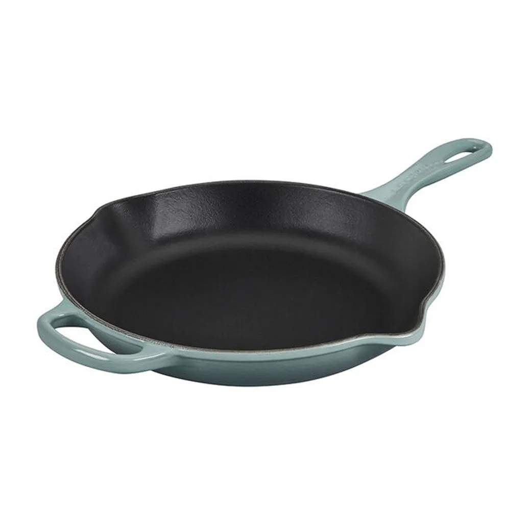 Le Creuset 9″ Signature Cast Iron Handle Skillet