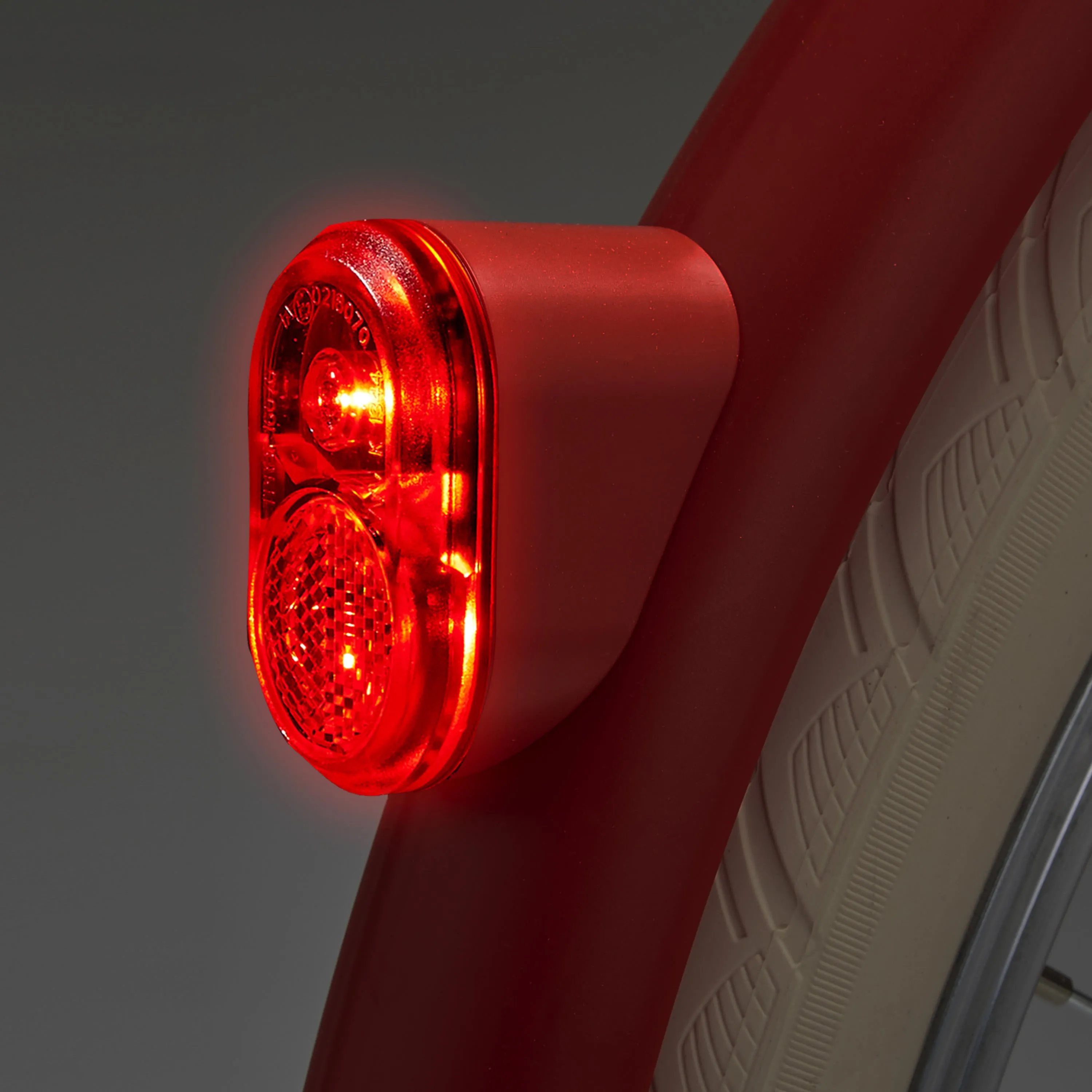 LED Dynamo Tail Light for Elops 520 Red Red